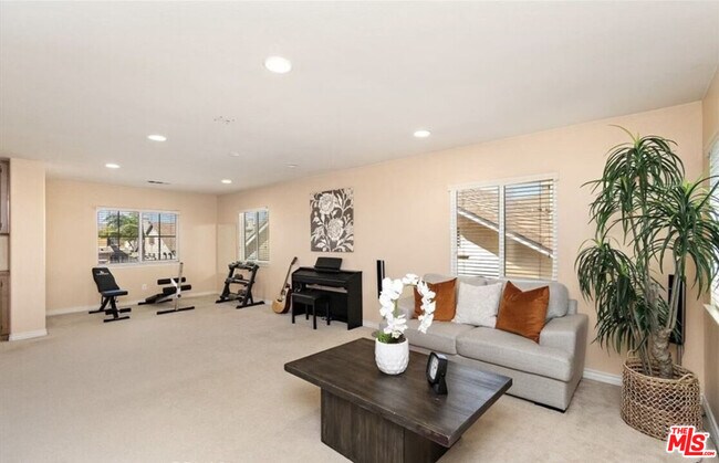 Building Photo - 5634 Cambria Dr