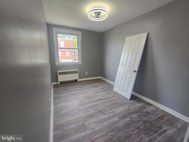 Building Photo - 934 Durard St