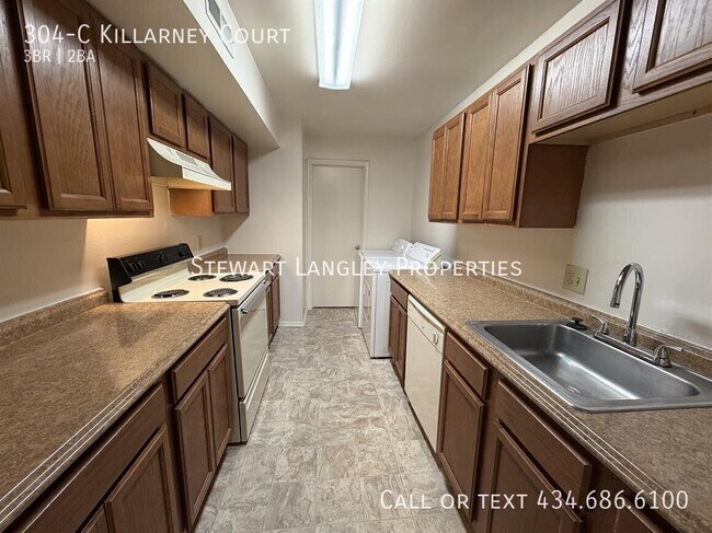 Building Photo - 304-C Killarney Court-