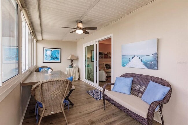 Building Photo - 1125 W Peppertree Dr