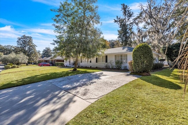 Building Photo - 317 Kensington Dr