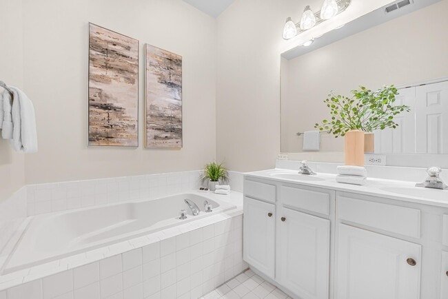 Building Photo - 631 Gatestone St