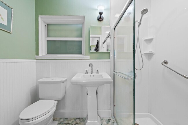 Building Photo - 621 SW 14th Terrace