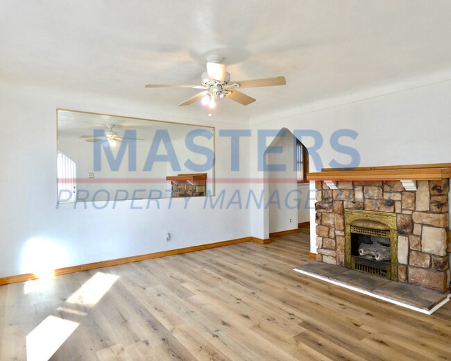 Building Photo - 1026 Oakwood Ave