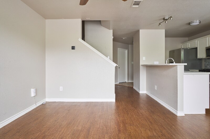 Building Photo - 1582 Parkfield Cir