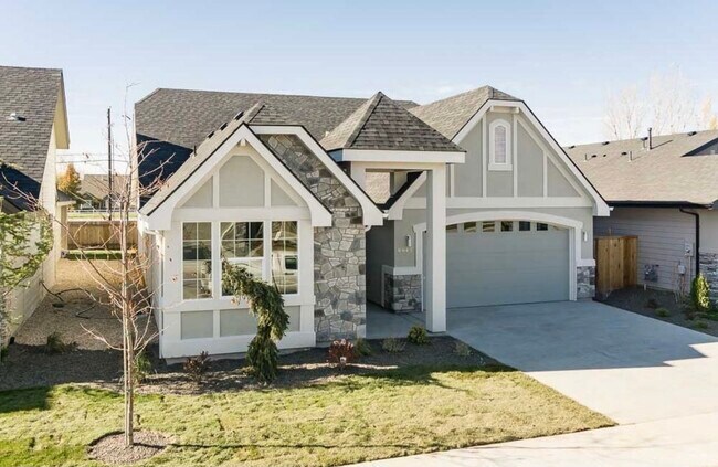 Building Photo - 6845 N Sunglow Ave