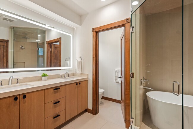 Building Photo - 503 W Main St