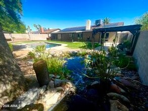 Building Photo - 2715 E Cholla St