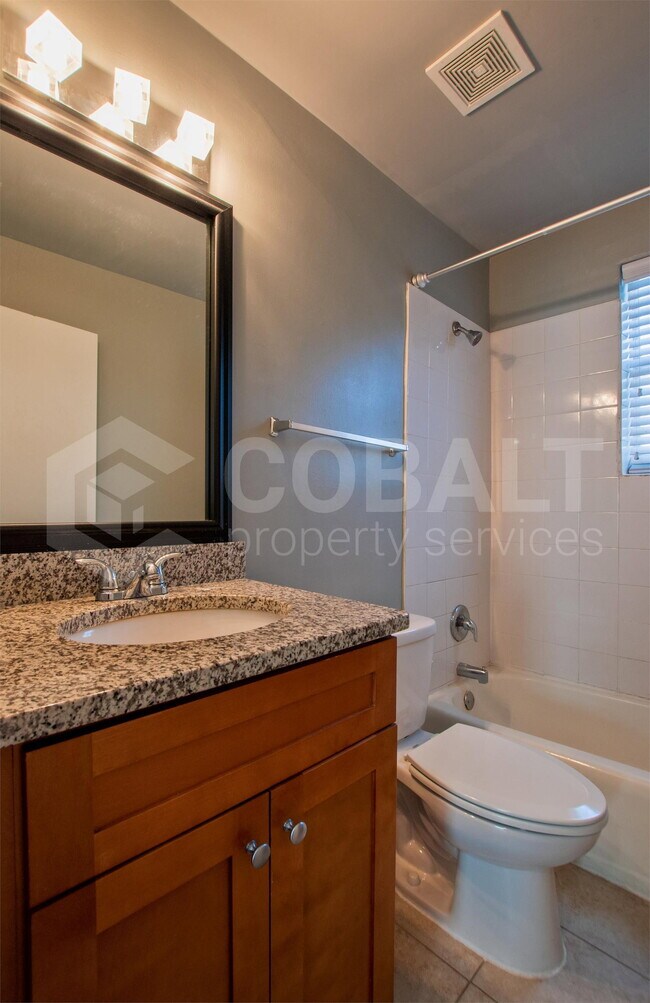 Building Photo - 271 Glen Iris Dr NE