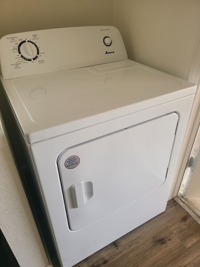 Building Photo - GREAT 3BR HOME IN NICE NE HEIGHTS AREA! Showing 1/6 5PM