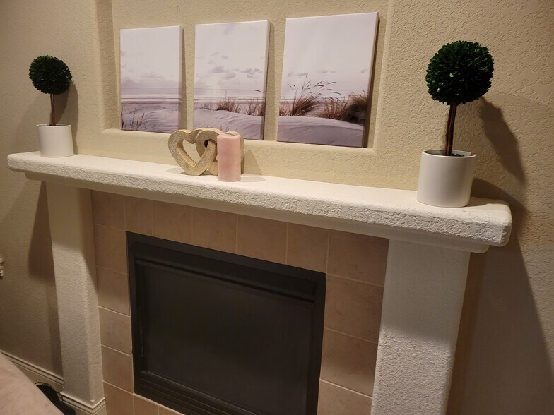 Building Photo - 1850 Stoney Ln