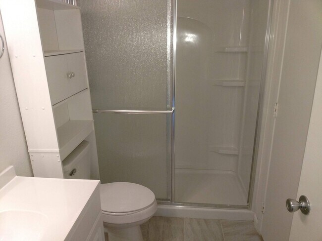 Building Photo - Henderson 4 Bedroom