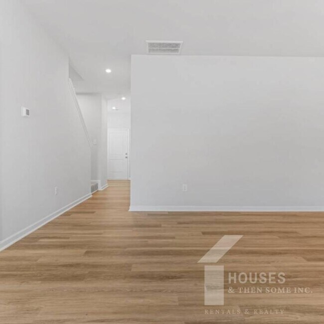 Building Photo - 100 Randwick Ln