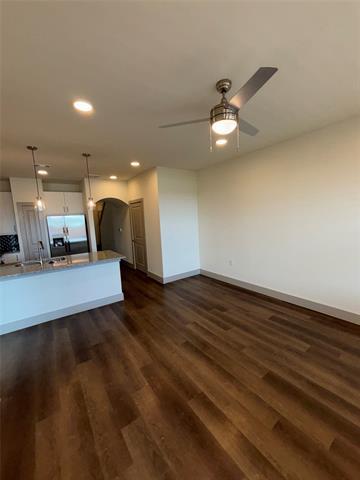 Building Photo - 300 Lucas Ln