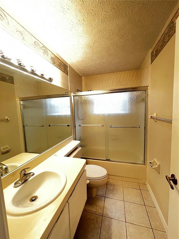 Building Photo - 8642 Cypress Lakes Blvd