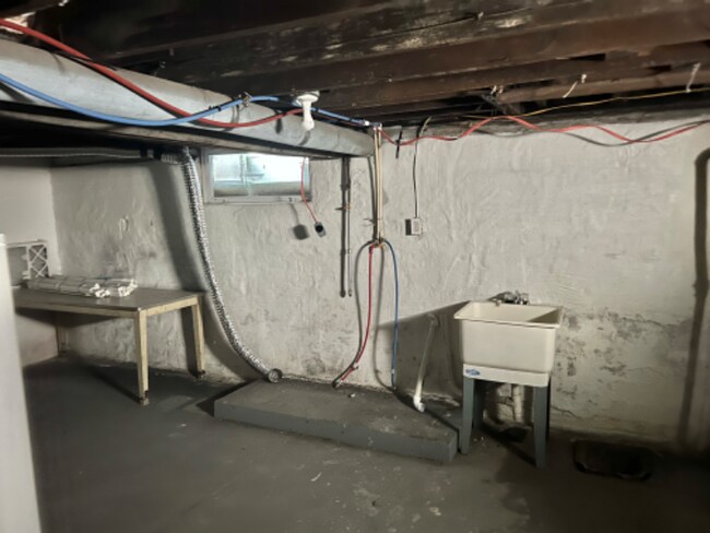 Building Photo - 2 OH-2