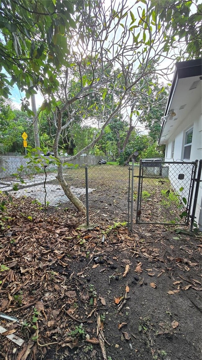 Building Photo - 15120 SW 87th Ave