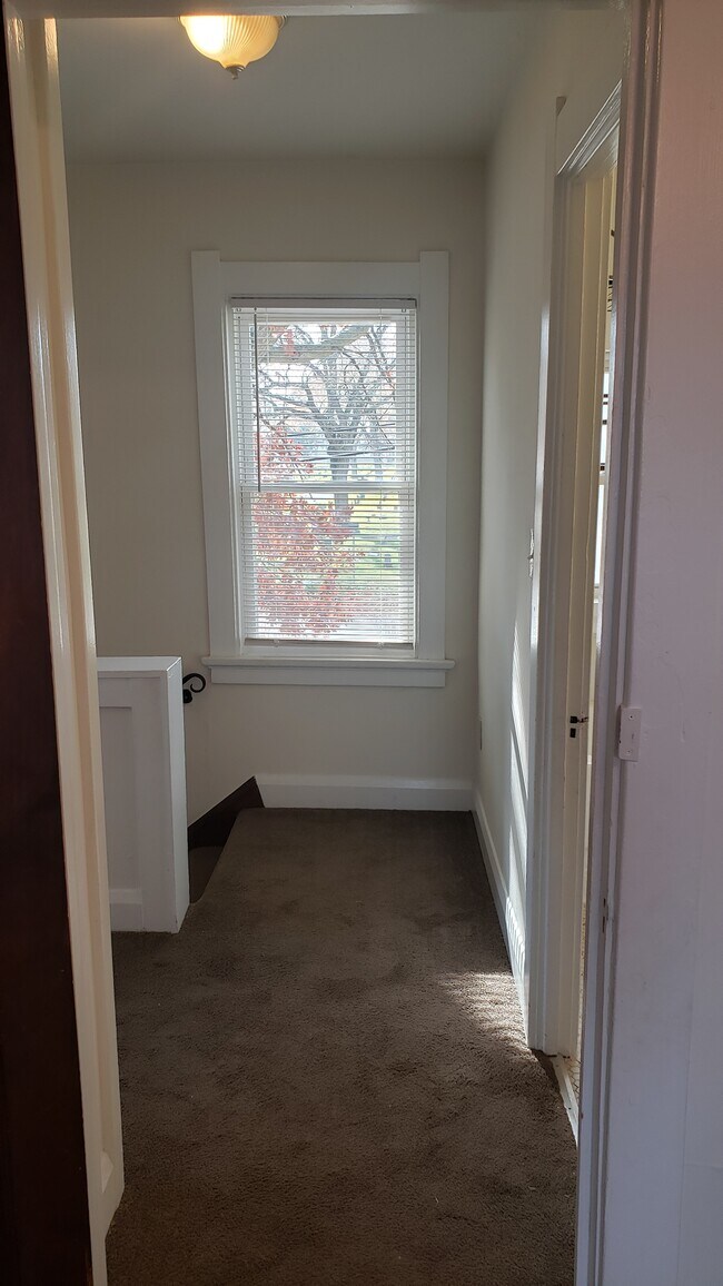 Building Photo - 1707 Alvin St