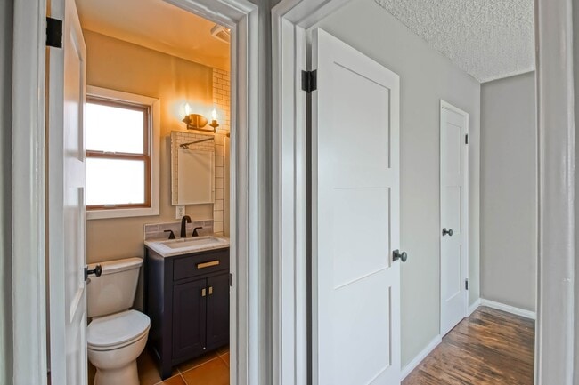 Building Photo - ENJOY INDOOR/OUTDOOR CALIFORNIA LIVING IN THIS CHARMING & STYLISH, 3BR1.5BA GOLDEN HILLS HOME W/ ...