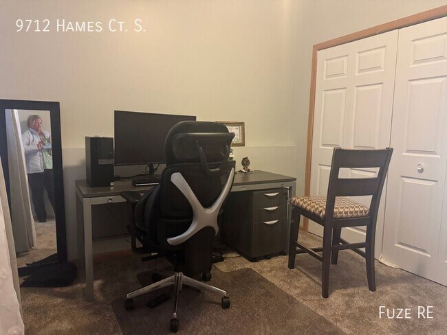 Building Photo - 9712 Hames Ct S