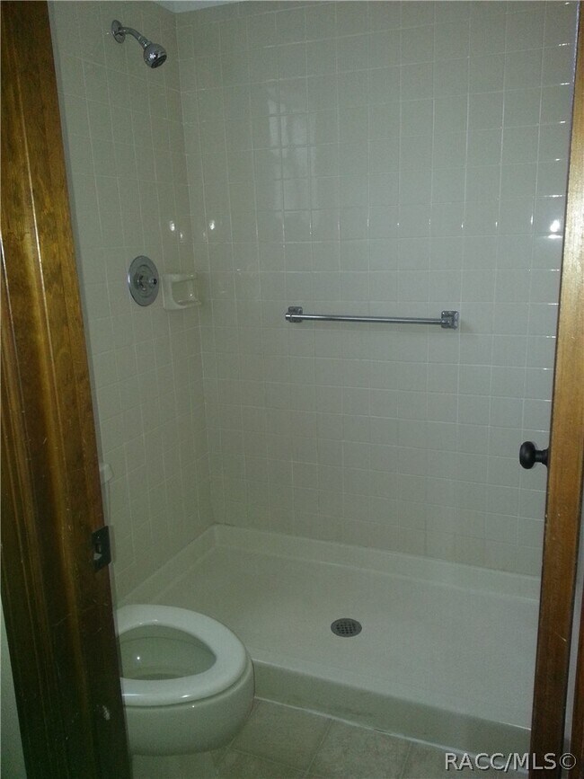 Building Photo - 210 Talmage Ave