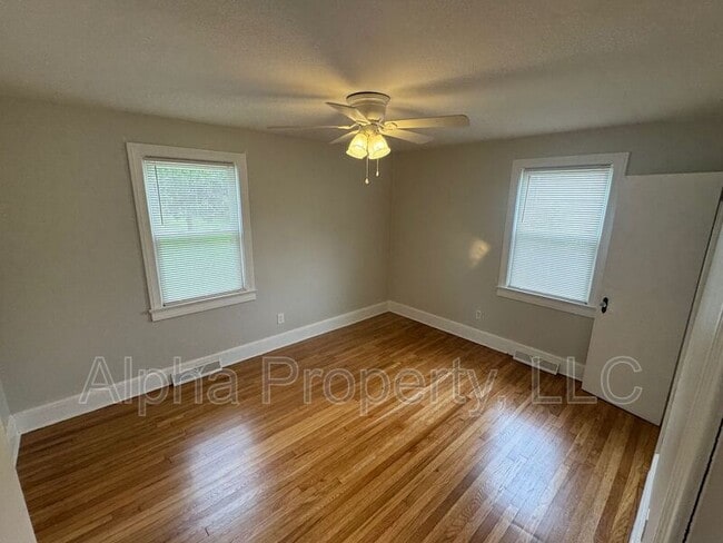 Building Photo - 117 Vanderbilt Cir