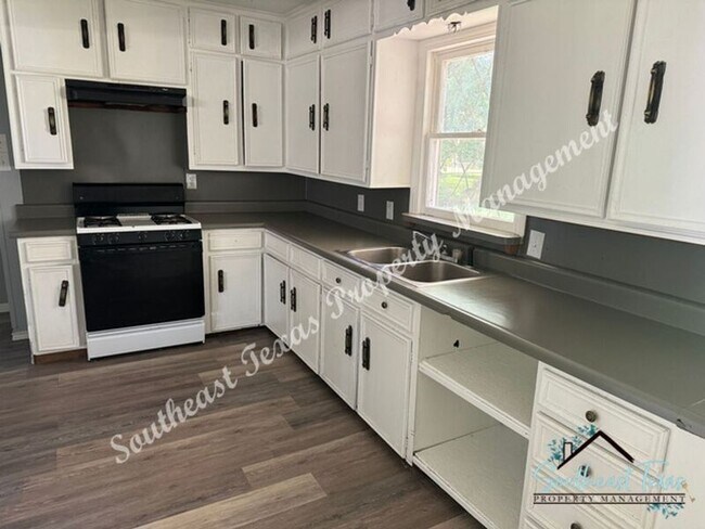 Building Photo - 3841 Canal Ave