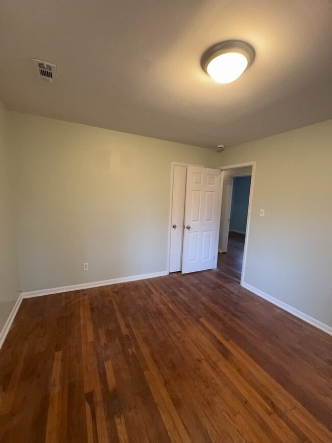 Building Photo - 130 Armstrong Dr