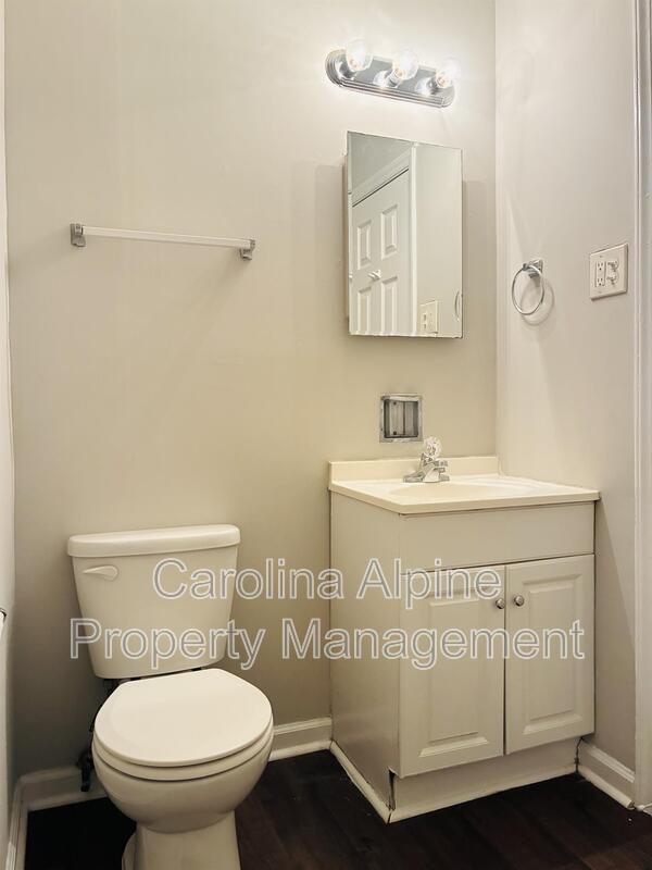 Building Photo - 6800 Fieldvale Pl