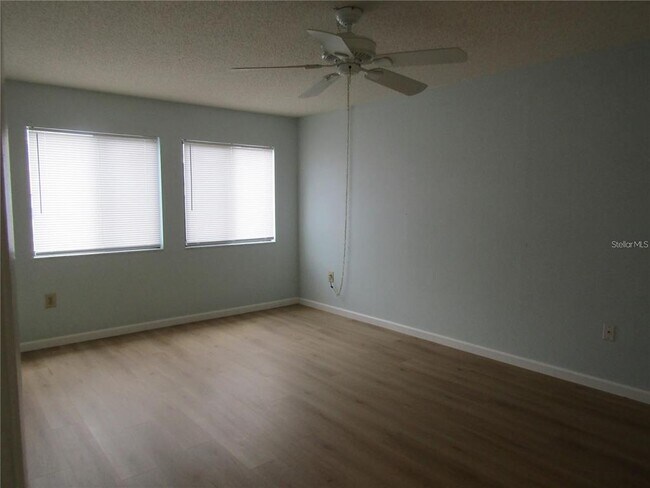 Building Photo - 5236 Lake Village Dr