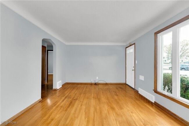 Building Photo - 5617 E 139th St