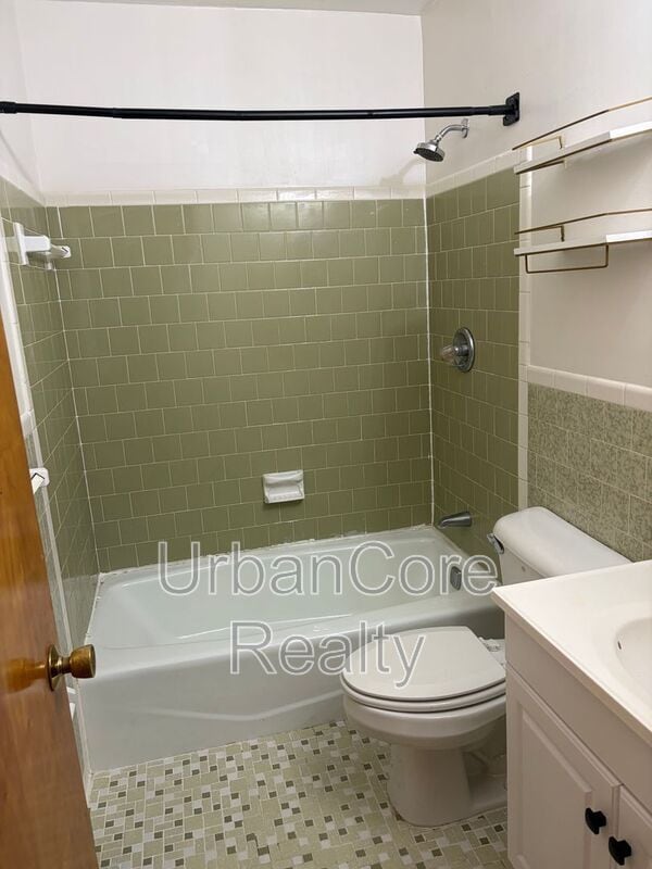 Building Photo - 808 N 30th St