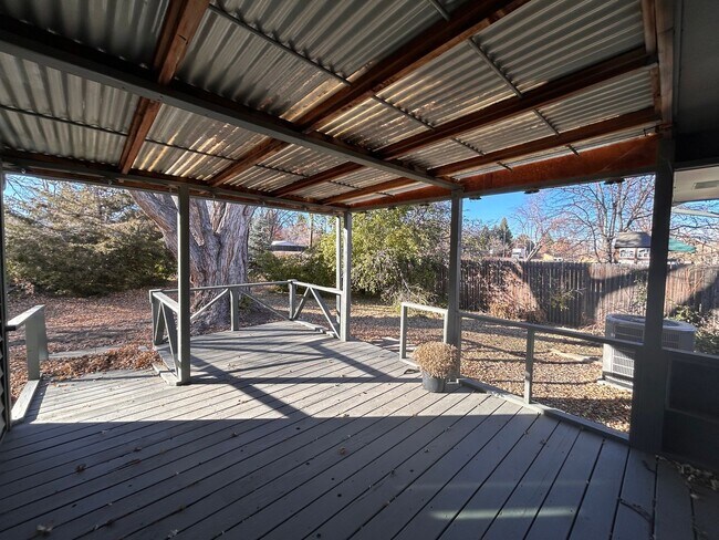 Building Photo - $0 DEPOSIT OPTION. 4 BED 3 BATH IN HAMPDEN HEIGHTS!