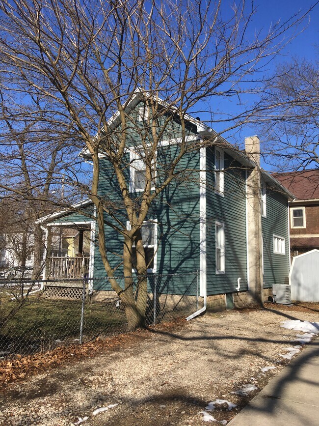 Building Photo - 231 Jones St