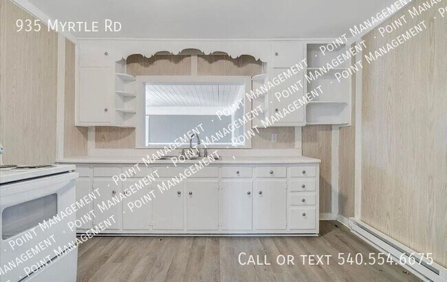 Building Photo - 935 Myrtle Rd