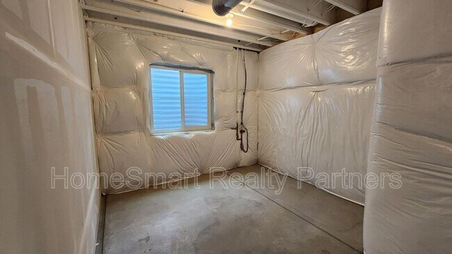 Building Photo - 340 Fox Ln