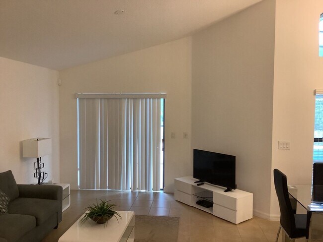 Building Photo - Furnished 4-Bedroom Pool Home in Davenport...