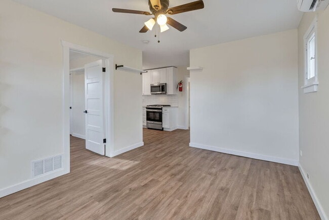 Building Photo - 134 S Quitman St