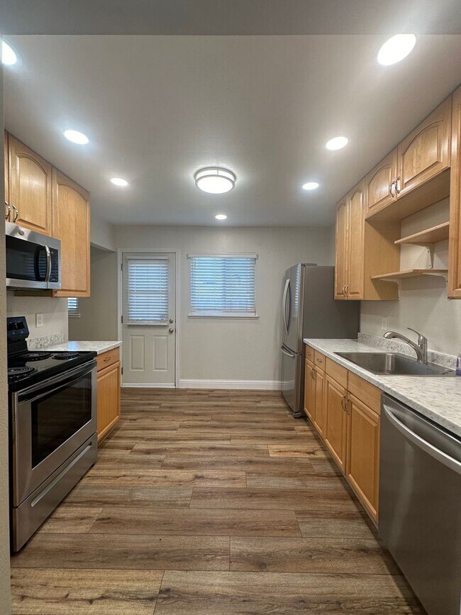 Building Photo - Single Story 3 bedroom In Cute Treelined Vallejo Neighborhood