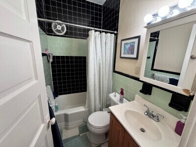 Building Photo - 101 Saint Paul St