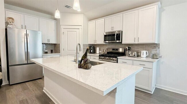 Building Photo - 7608 Purple Drop Bnd