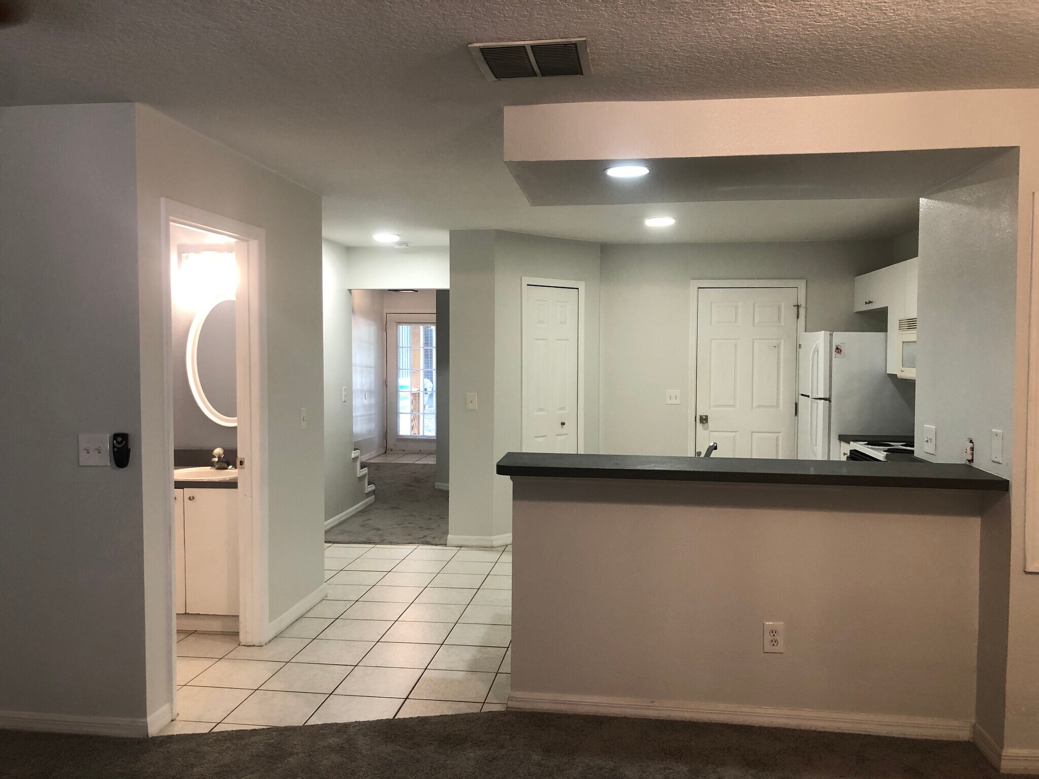 Building Photo - 804 E South St