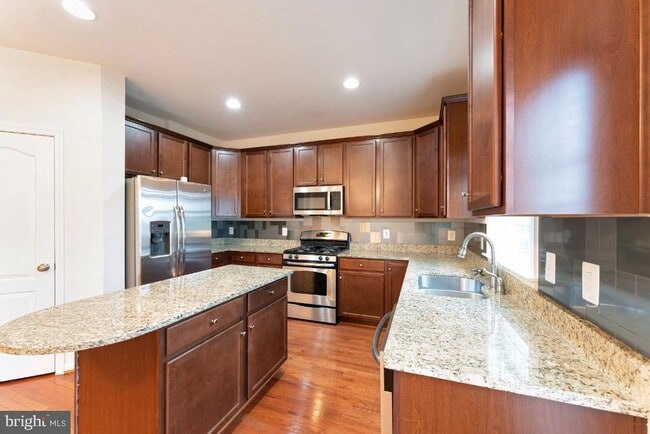 Building Photo - 25120 Sweet Myrtle Square