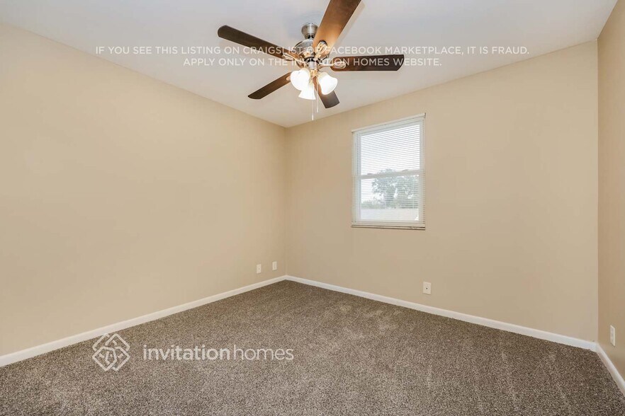 Building Photo - 1705 Village Ct