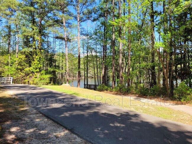 Building Photo - 1405 Briarcliff Dr