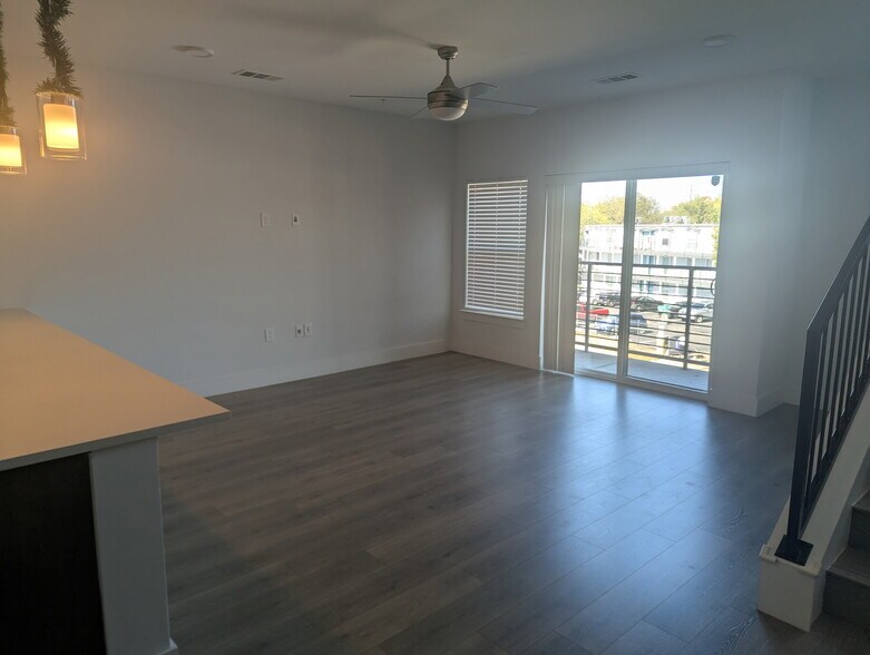 Living area - 2213 Poquito St