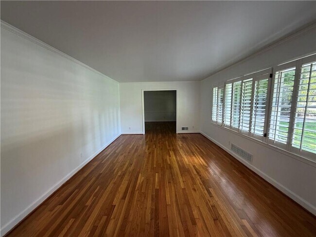 Building Photo - 6651 Castleton Dr NW