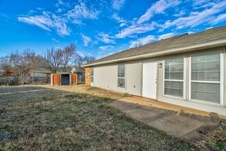 Building Photo - 3 bed 1 bath in Moore!