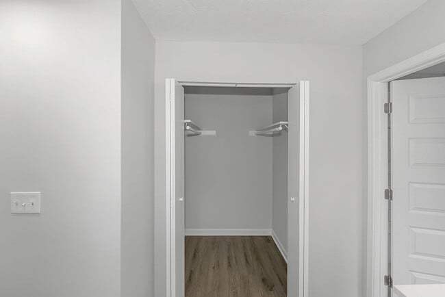 Building Photo - 1250 Della Way