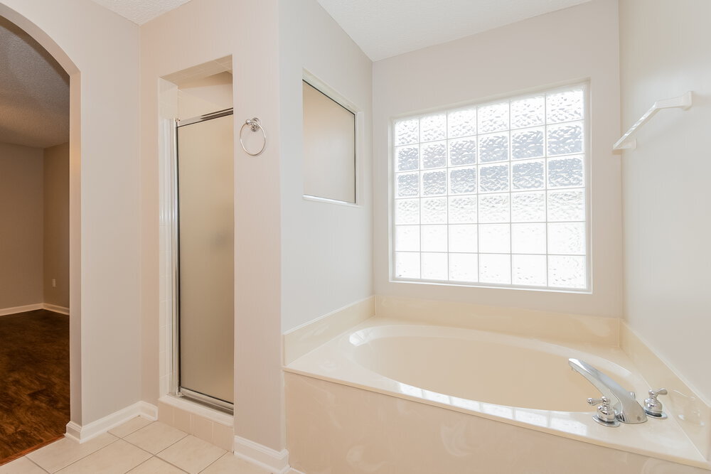 Building Photo - 1864 Creekview Dr